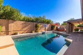 Sun and Fun in Scottsdale AZ that sleeps 10 Heated Pool and Spa
